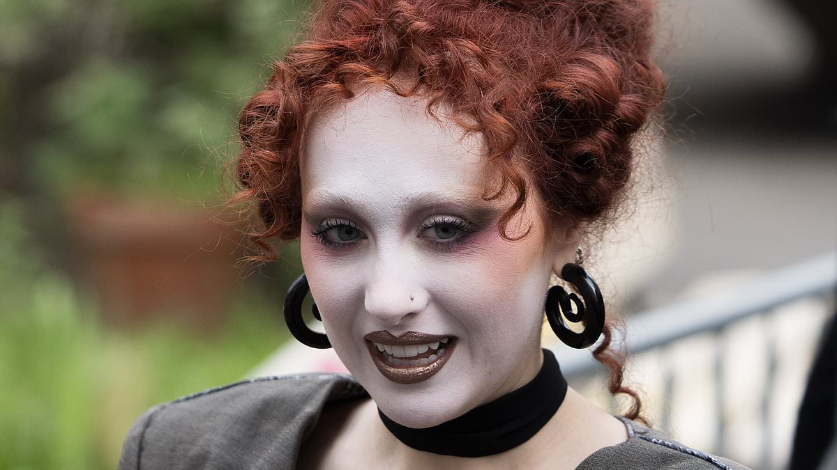 Chappell Roan Family Fortune: Context Lacks Wealth Details